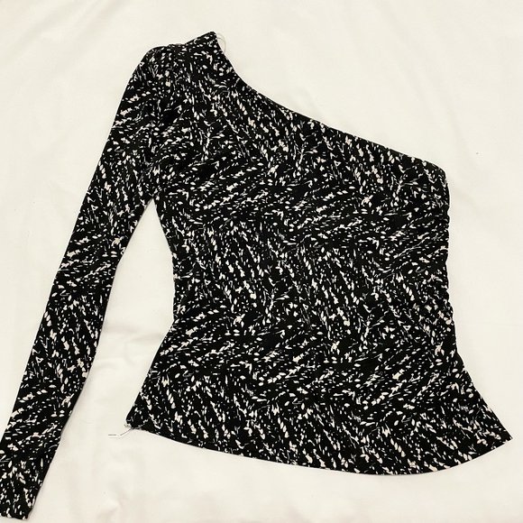 NWT One-Shoulder Asymmetrical Top - Picture 6 of 6